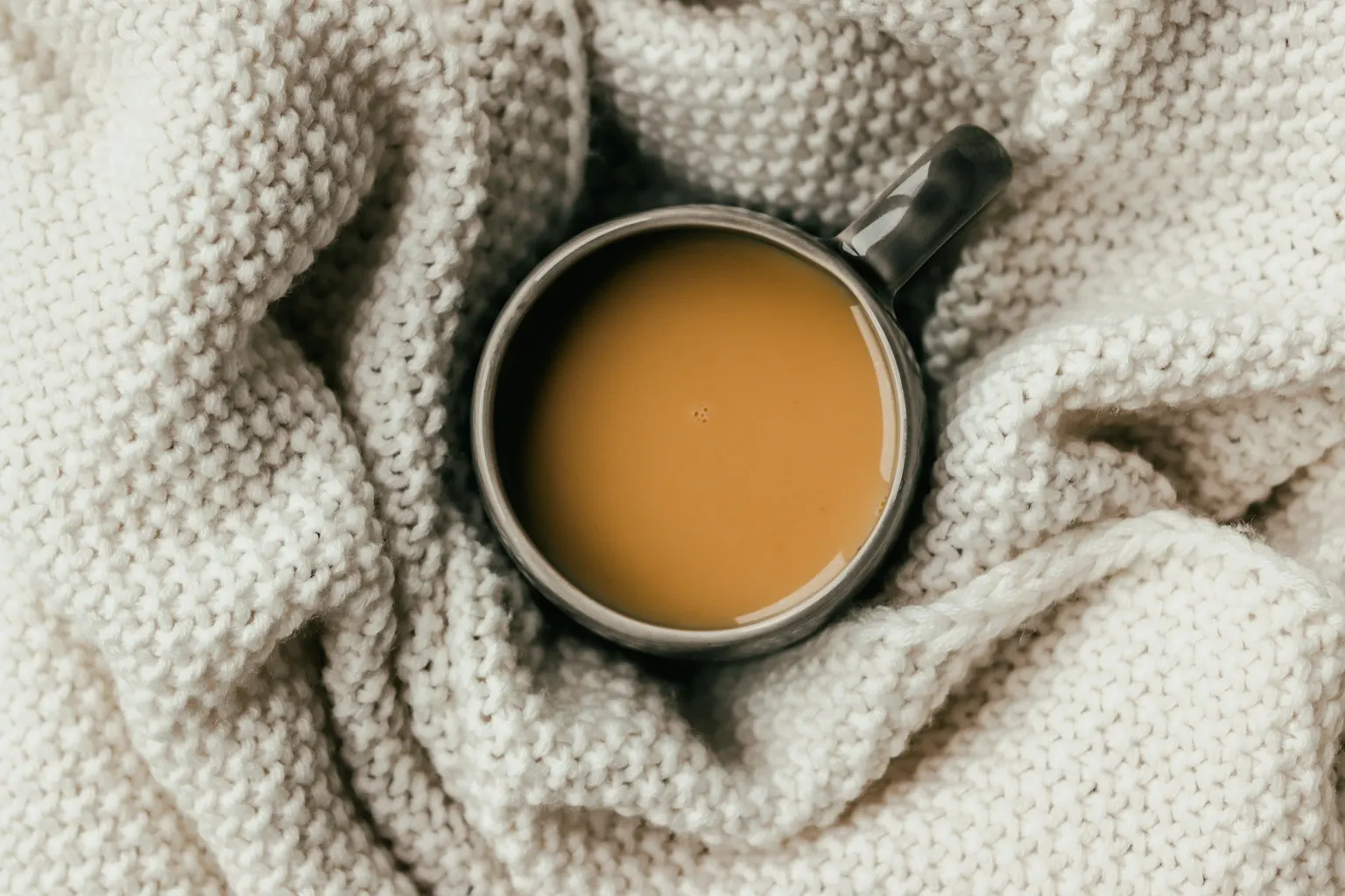 Two mugs, Local tea, The dark months, sorted (Photo: Sandie Clarke on Unsplash)